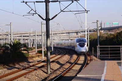 中國(guó)電信聯(lián)合華為助力中國(guó)速度_400.jpg